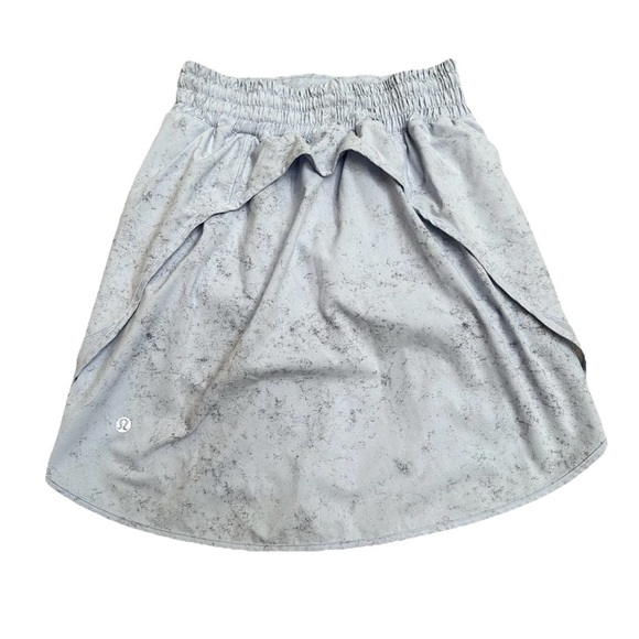 Lululemon Hotty Hot High Rise Skirt Skort Size 2 Light Blue Lycra Stretch EUC - Picture 5 of 10